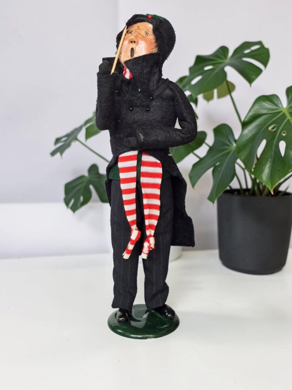 Byers Choice 1989 Traditional Male Caroler~14" tall